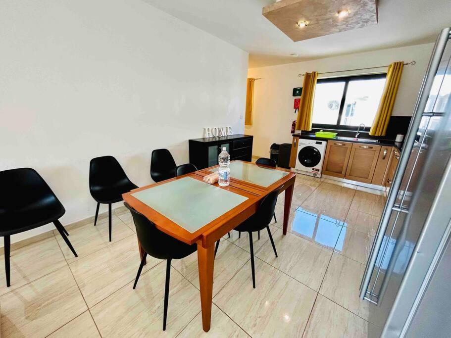 Duplex Whiskey Home 200M Away From The Sea And The Square 세인트폴스베이 외부 사진