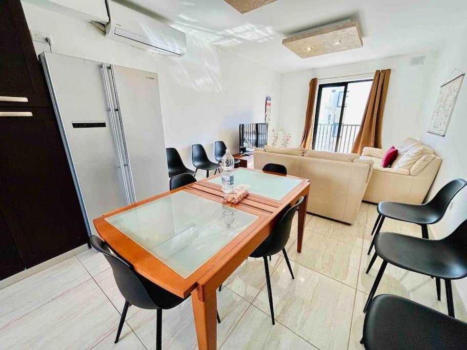 Duplex Whiskey Home 200M Away From The Sea And The Square 세인트폴스베이 외부 사진