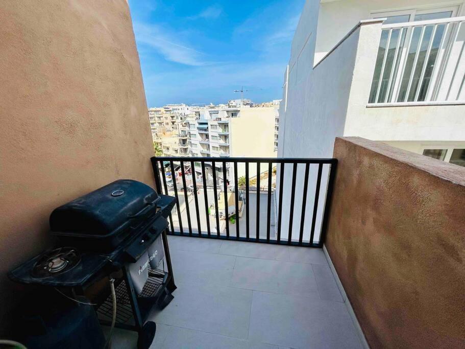 Duplex Whiskey Home 200M Away From The Sea And The Square 세인트폴스베이 외부 사진